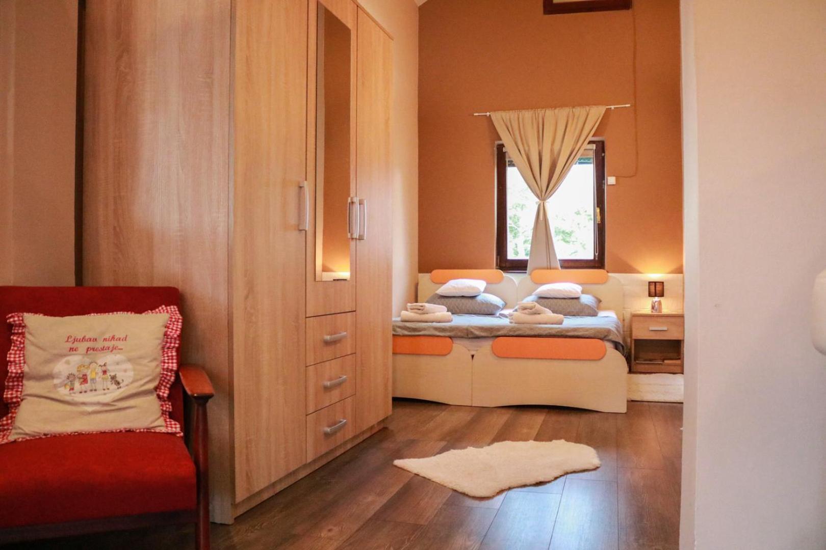 Guest House Studio Apartman Marina - With Jacuzzi, Free Parking, Pet Friendly Karlovac Exterior photo
